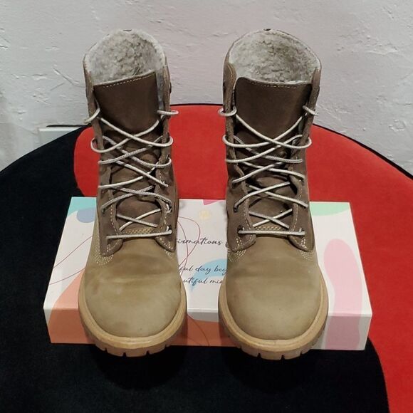 Timberland Boots in 2 Toned Brown Suede Size 7 - Picture 3 of 14